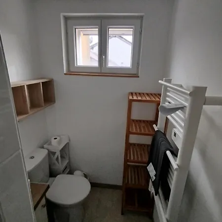 2e Etage Sans Ascenseur 아파트 *